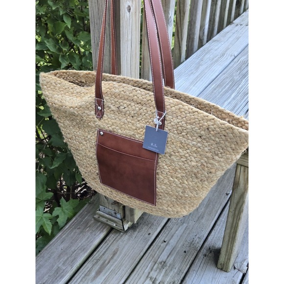 Haute Hippie Handbags - NWT Haute Hippie Woven Straw Tote And Pouch Shoulder Bag Boho Chic
